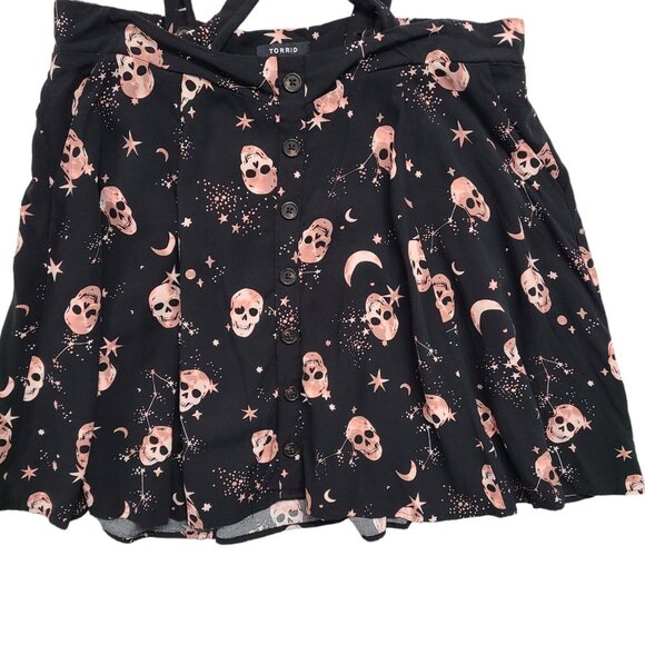 Torrid Womens Size 1 Mini Challis Skirtall Black Scull Print Gothic Grunge - Picture 5 of 9